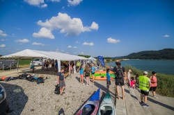 FOTO: Dan vodnih športov privabil na Brežiško jezero veslače in kajakaše iz celotne Slovenije