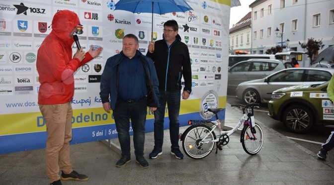 Sprejem kolesarjev projekta Dobrodelno okoli Slovenije 2022