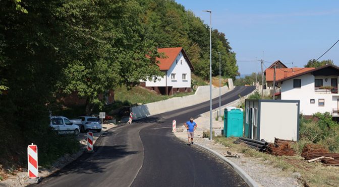 Obnova ceste Čatež – Mokrice v Podgračenem po načrtih