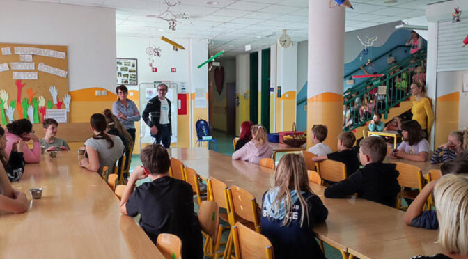 Na slovenske šole se je vrnil projekt TOM nahrbtnik