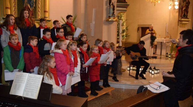 ​Zlate lučke in velike jaslice v Podbočju