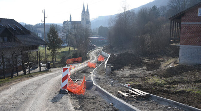 Prenova Lovske ceste v Brestanici kljub dodatnim delom poteka po načrtih