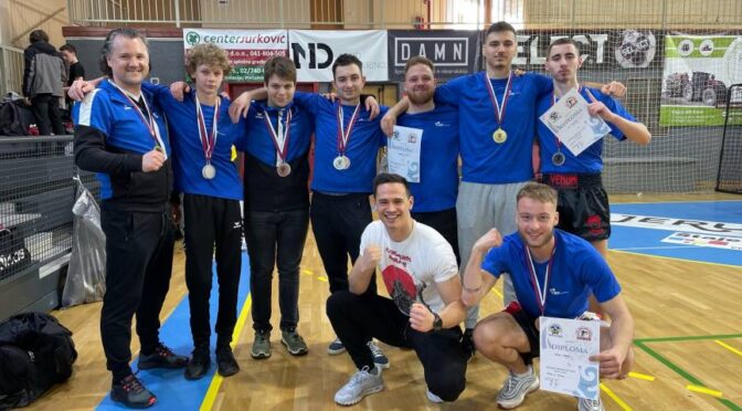 ​Kickboksarji KBV Sevnica na DP osvojili 12 medalj