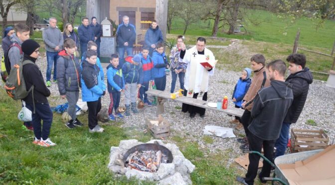 Velika sobota se je začela z blagoslovom ognja in vode