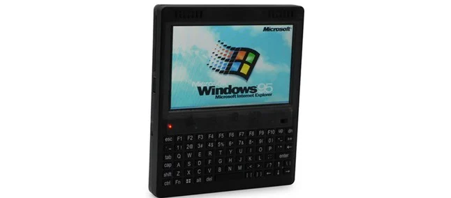 Retro igralna konzola s procesorjem Intel 386 in sistemom Windows!