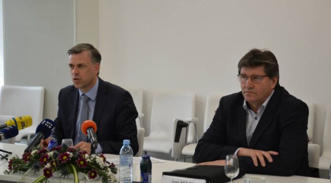 Župani JV Slovenije in Posavja začeli zbirati podpise za spremembo petih zakonov