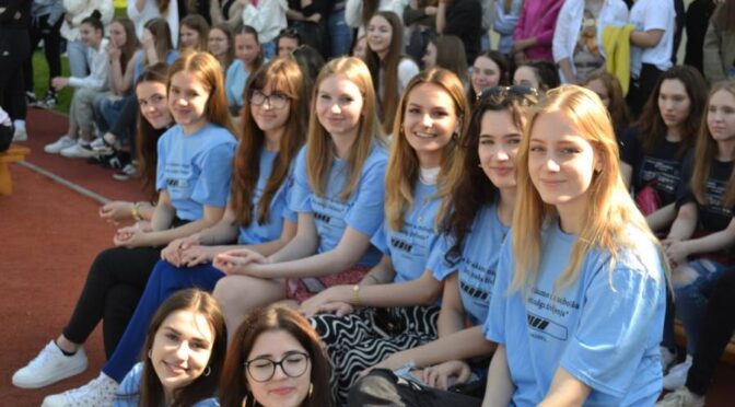 Slovo od šole brežiških gimnazijcev, predaja ključa in podelitev spričeval