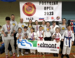 Luka Cicvarić, Eva Strgar in Gaja Štern zmagali na mednarodnem karate turnirju Postojna Open; 14 kolajn za KK Brežice
