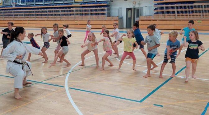 Karate klub Brežice navdušil otroke na Taboru aktivnih doživetij