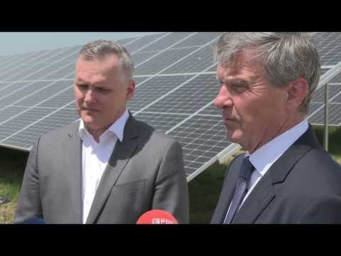 BREŽICE: Direktor družbe HESS Bogdan Barbič ob otvoritvi sonče elektrarne