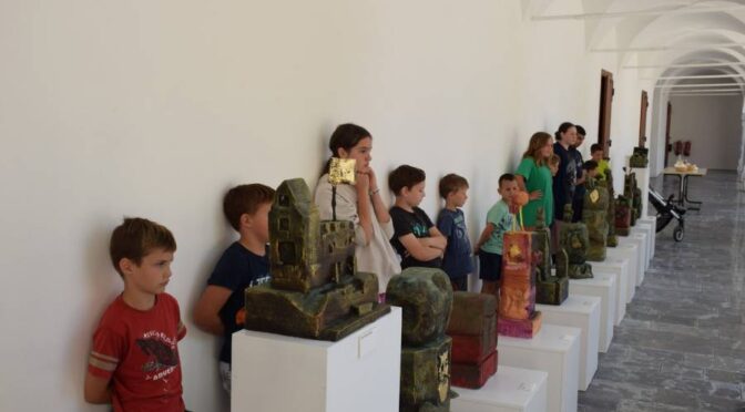 ​12 mladih kiparjev ustvarjalo podobe iz svojega sveta