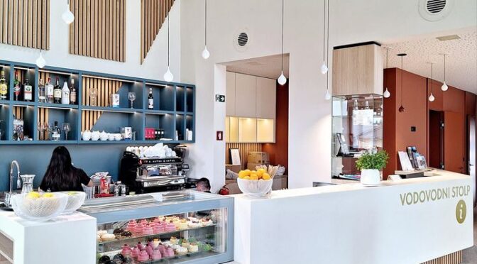 Vabljeni v Kavarno vodovodni stolp Brežice!☕🍰

Vodovodni stolp Brežice, Visit Brežice Zgodovinska mesta Slovenije – Slovenia His…