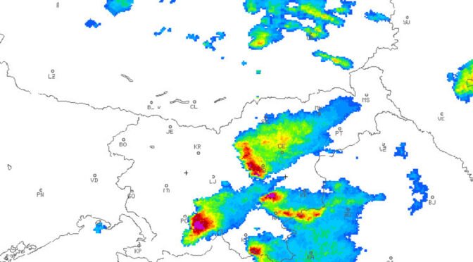 NEVIHTE – 18. in 21. julij: Na zahodu nastajajo nove nevihtne celice *