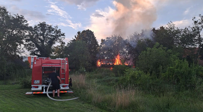 V Brežicah v petek zagorela zapuščena hiša