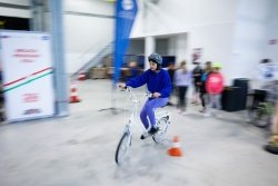 Čelada je obvezna do 18 leta in priporočljiva tudi kasneje. (Foto: STA)