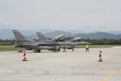 Letališče Cerklje ob Krki je predvideno kot operativna baza za delovanje  osmih lovskih letal in dveh letal za prečrpavanje goriva. (Foto: M. L.)