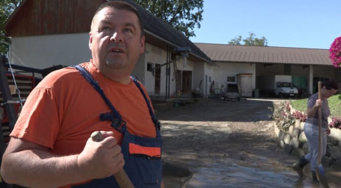 V Ločah sanacija po poplavah: “Reka Sava še nikoli ni pustila toliko blata”
