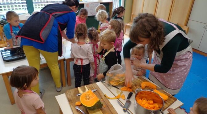 Palčki kuhamo bučno juho