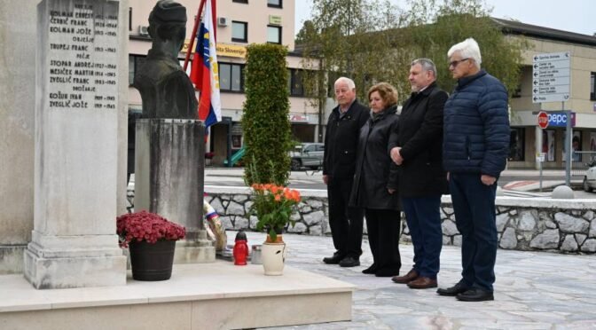 Na slavnostni seji ostro nad oskrunitvijo dveh spomenikov NOB v Sevnici