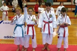 Luka Cicvarić in Maja Lakner mladinska državna prvaka v karateju, Gaja in Gašper Štern podprvaka