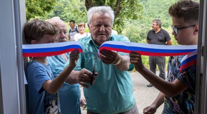 ​Na srečanju nekdanjih rudarjev odprli razstavo Knapa sem vzela, sem zmeraj vesela!