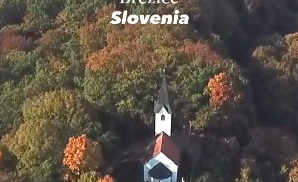 Jesen vabi in očara s paleto barvitih listov in skrivnostnimi meglicami, ki obdajajo pokrajino in ji dajejo prav poseben čar🍂