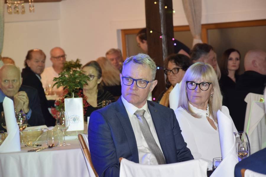 Po poti prve dame (212)
