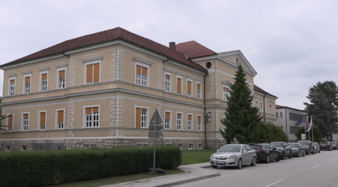 V brežiški bolnišnici od danes naprej omejeni obiski