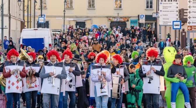 [PUSTNI TOREK] 🥳Vabljeni, da se pridružite 𝐨𝐭𝐫𝐨š𝐤𝐢 𝐩𝐮𝐬𝐭𝐧𝐢 𝐩𝐨𝐯𝐨𝐫𝐤𝐢 𝐢𝐧 𝐩𝐮𝐬𝐭𝐧𝐞𝐦 𝐫𝐚𝐣𝐚𝐧𝐣𝐮 𝐯 𝐁𝐫𝐞ž𝐢𝐜𝐚𝐡, ki bo potekalo v torek, 4