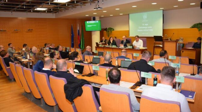 ​V krški občini dražja komunala in programi v vrtcih