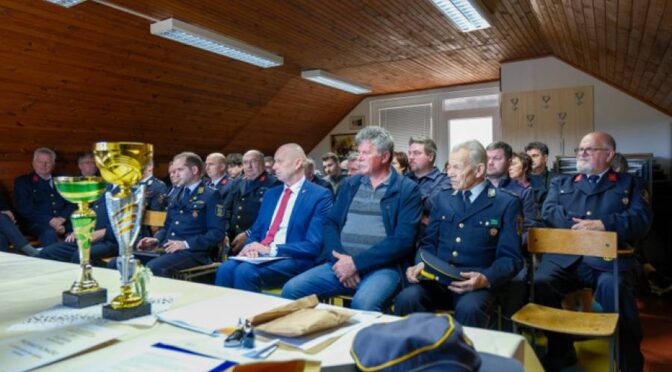 Malokamenški prostovoljni gasilci uradno prevzeli novo vozilo