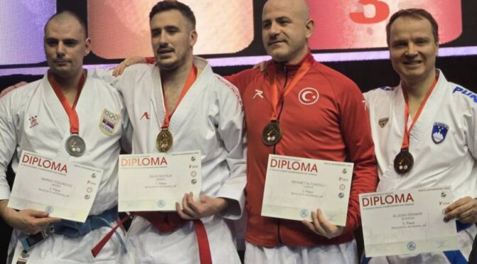 Trener radeškega karate kluba Aljoša Kramar osvojil medaljo v Budvi