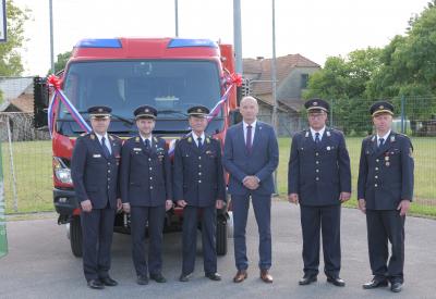 ​PGD Malo Mraševo uradno prevzelo novo gasilsko avtocisterno