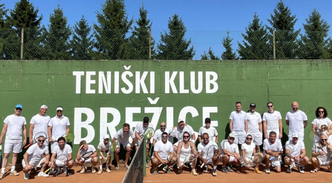 Uspešno izpeljan teniški turnir v belem