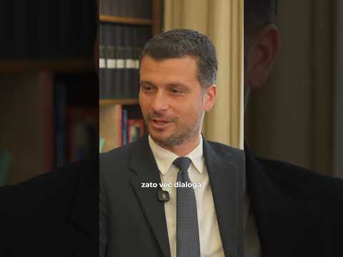 Več strank , več demokracije