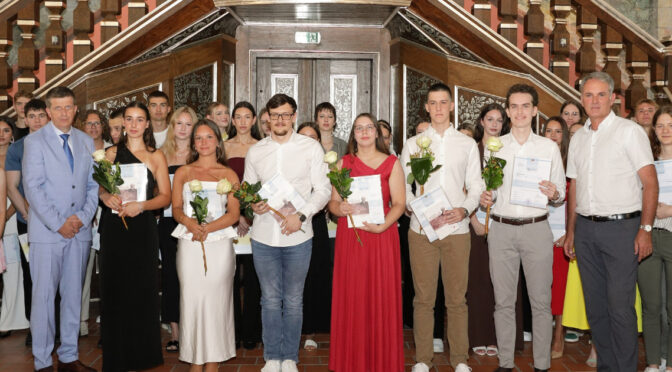 Na Gimnaziji Brežice imajo letos šest zlatih maturantov (FOTO)