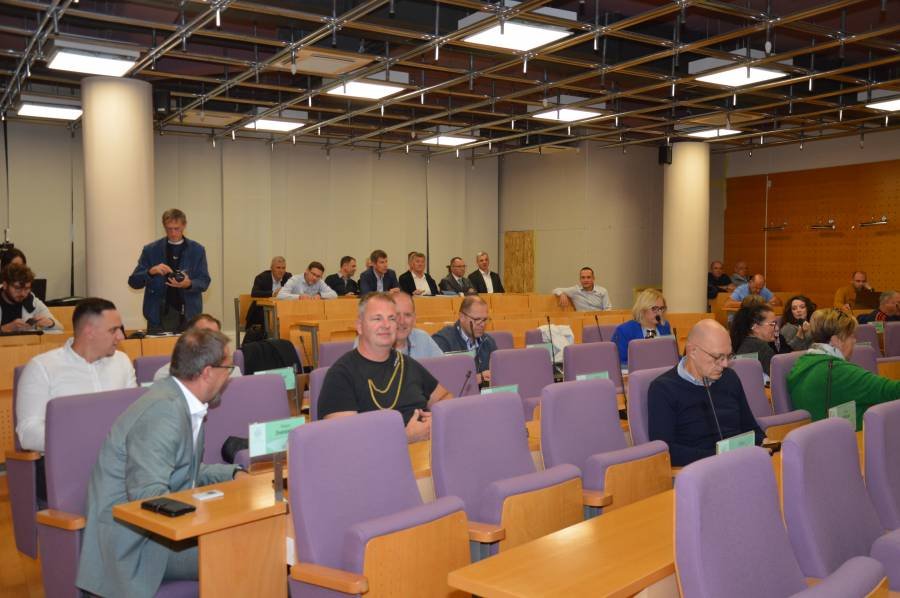 4. izredna seja obcinskega sveta krsko (2)