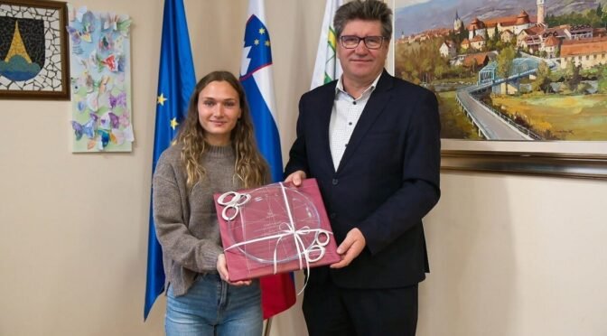 Župan čestital dobitnici treh bronastih odličij Leji Glojnarič