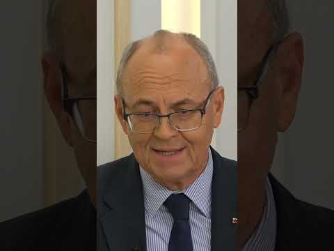 To ni gospodarska politika, pač pa koreografija Roberta Goloba