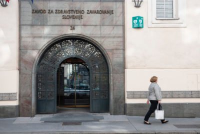 Zdravstveni lobiji zopet odpirajo šampanjce. ZZZS bo na letni ravni dobila dodatnih 527 milijon evrov. (foto: STA)