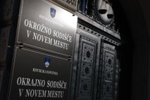 Več sodišč prejelo lažne grožnje z bombo