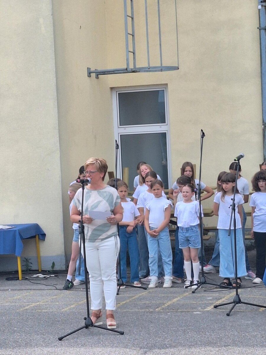 Ravnateljica Vesna Bogovič.jpg