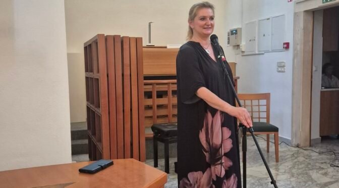 V Dvorani v parku odprli razstavo Tanje Radej Vzporedni svetovi