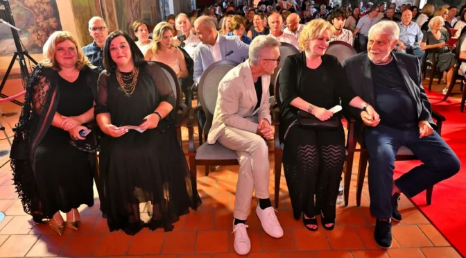 Festival evropskega filma Brežice odprli s premiero Bridkega Božiča in častno nagrado Borisu Cavazzi
