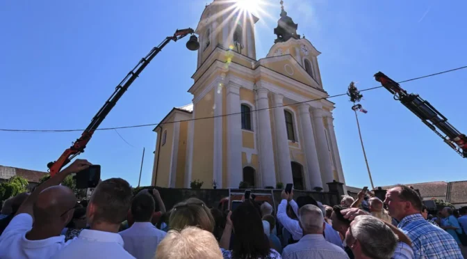 Med vojno so ostali brez njega: Na Raki po desetletjih znova zazvonil sv. Bernard