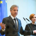Premier golob in kulturna ministrica vrecko