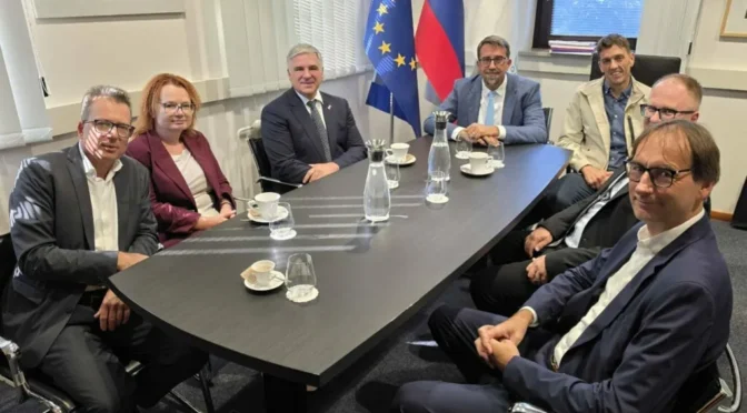 Fotografija miza
