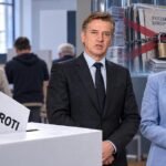 Politicna policija golob bratusek referendum foto ilustracija umetna inteligenca fa bobo 1
