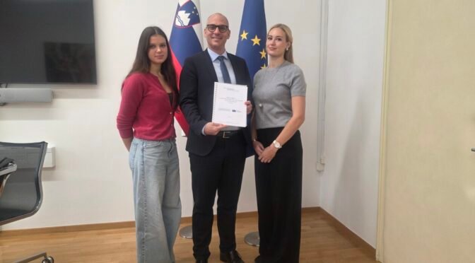 Zveza prijateljev mladine Slovenije z ministrom o participaciji otrok v zdravstvu