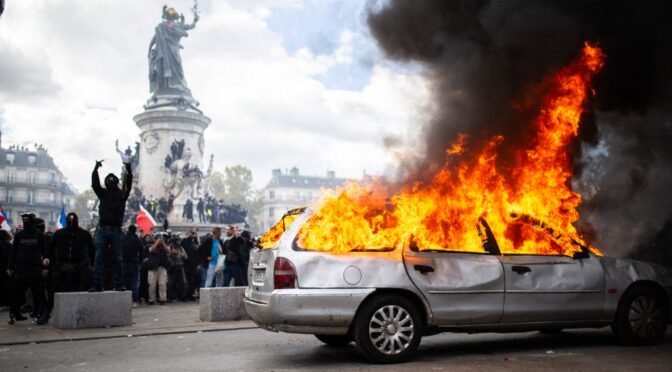 Afp 20261018 aa 18102026 2999079 v1 midres policeclashwithprotestersduringdemon